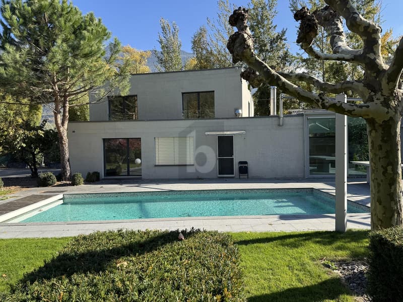 EXCLUSIVE PROPERTY, RARE SALES OPPORTUNITY (1)