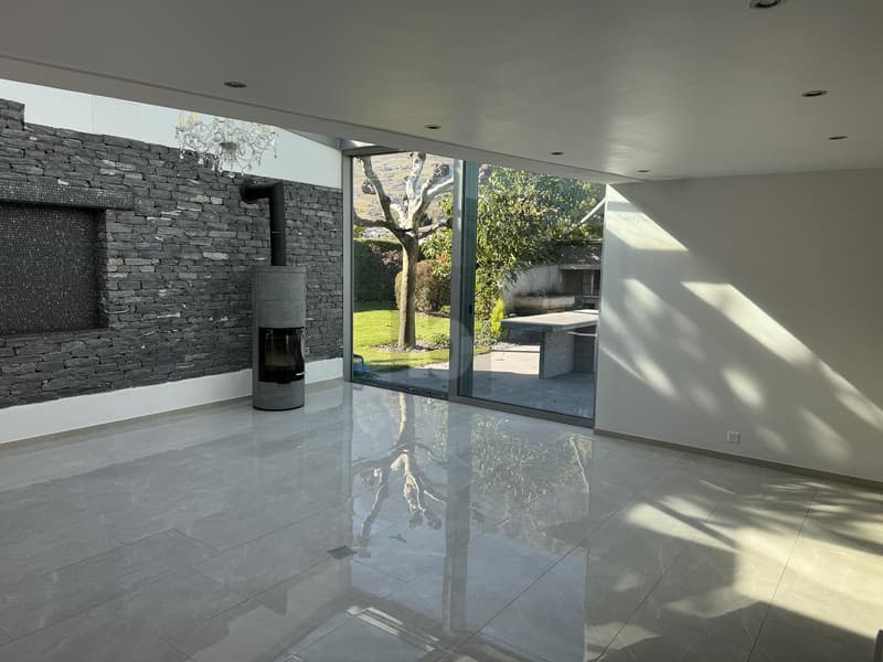 EXCLUSIVE PROPERTY, RARE SALES OPPORTUNITY (3)