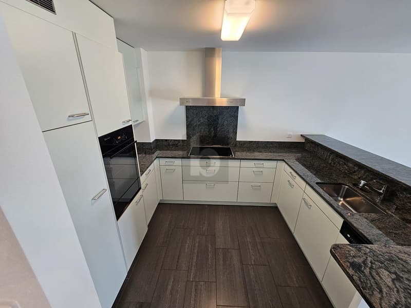 MODERN MIT SONNIGEM BALKON (4)