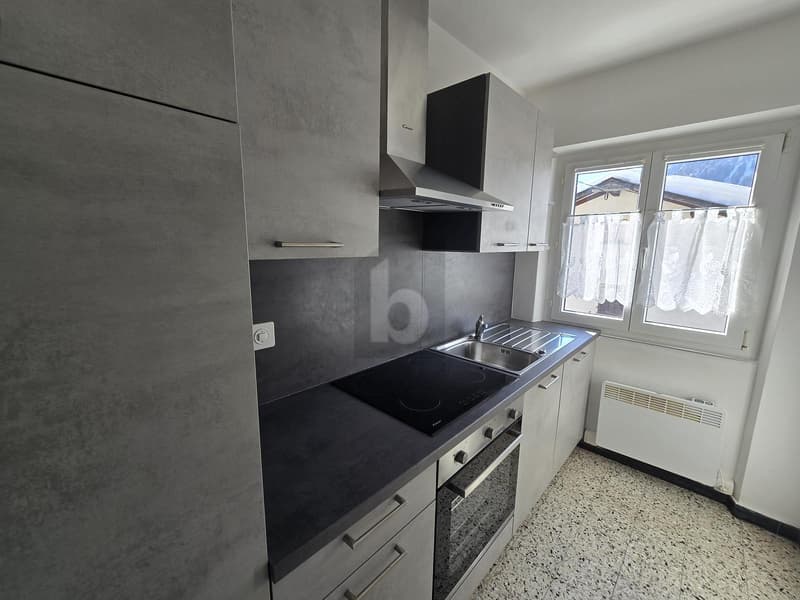 SUPER PRICE!!! IN A QUIET AND SUNNY LOCATION (2)
