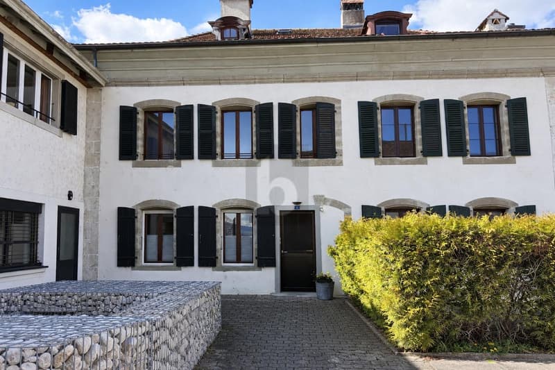 INCANTEVOLE ATMOSFERA DI VILLAGGIO, LUCE E CONFORT MODERNO (1)