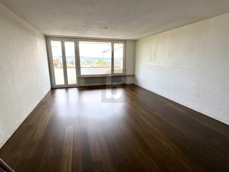 CENTRAL WITH BALCONY (3)