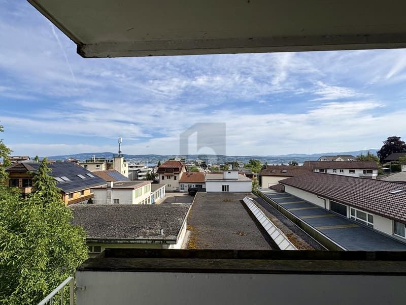 CENTRAL WITH BALCONY (1)