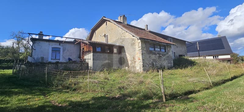 GREAT POTENTIAL ON A 2400 M² PLOT (4)