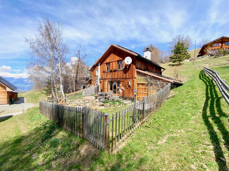 REFUGE ALPIN AVEC TERRASSE ENSOLEILLÉE (1)