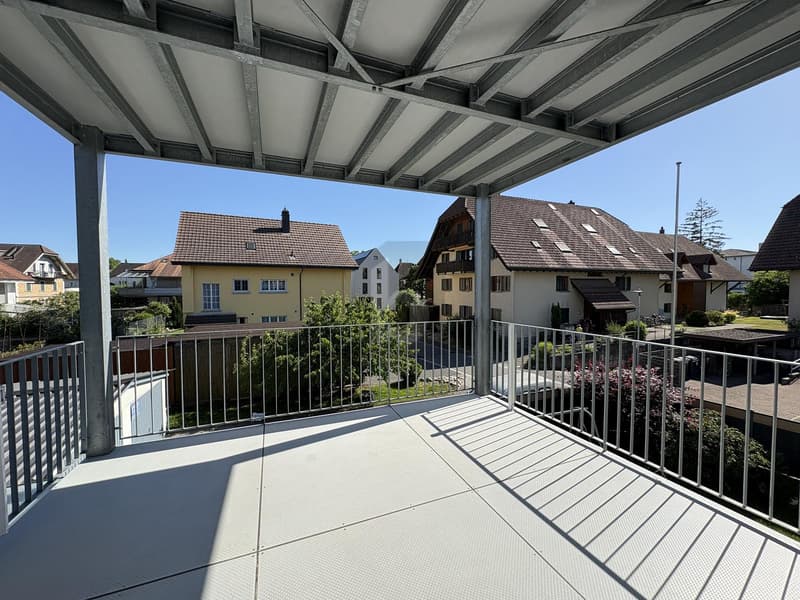 LICHTDURCHFLUTET MIT GROSSEM BALKON (1)