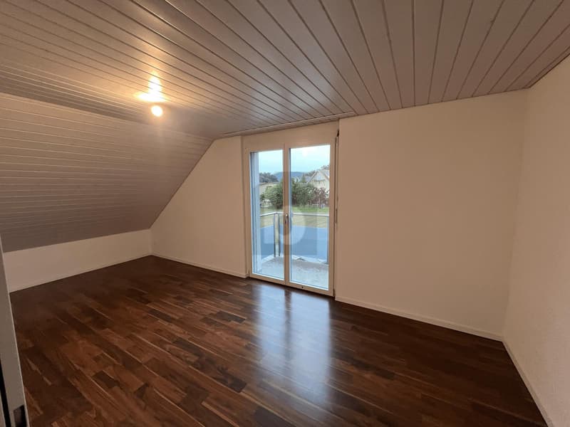 INONDÉ DE LUMIÈRE ET MODERNE DANS UN EMPLACEMENT PRIVÉ (4)
