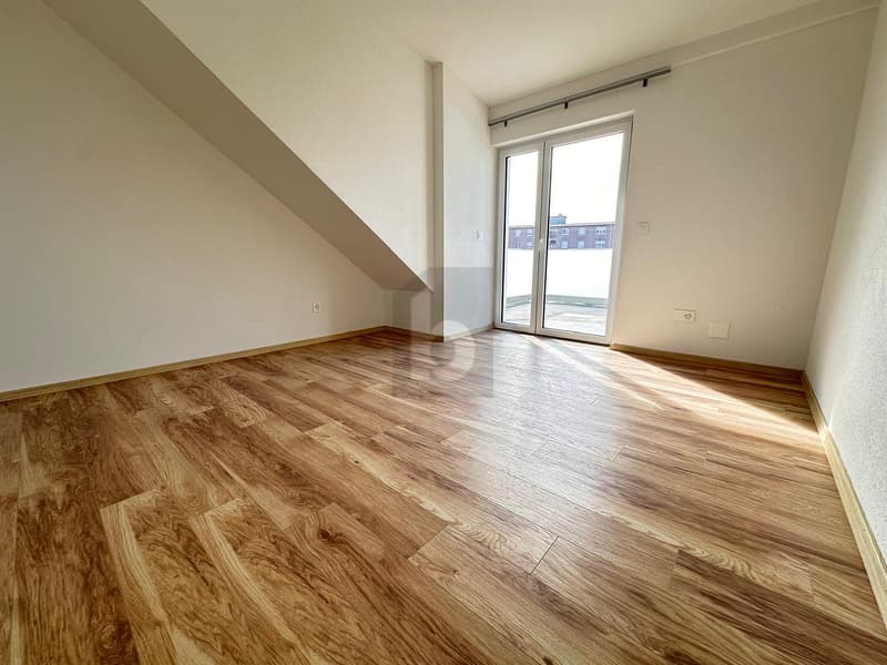 SPACIOUS WITH BEAUTIFUL TERRACE (3)