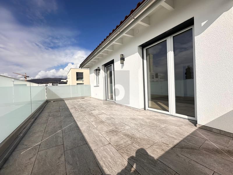 SPACIOUS WITH BEAUTIFUL TERRACE (1)