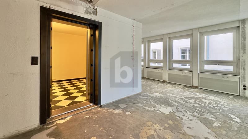 CENTRALLY LOCATED AND IN A DESIRED AREA (3)