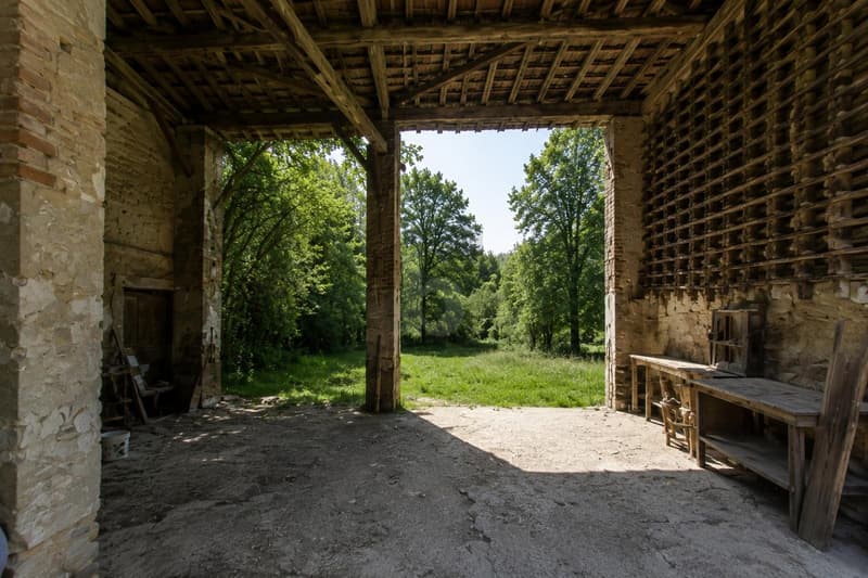 Entre la nature et la tranquillité, à rénover (2)
