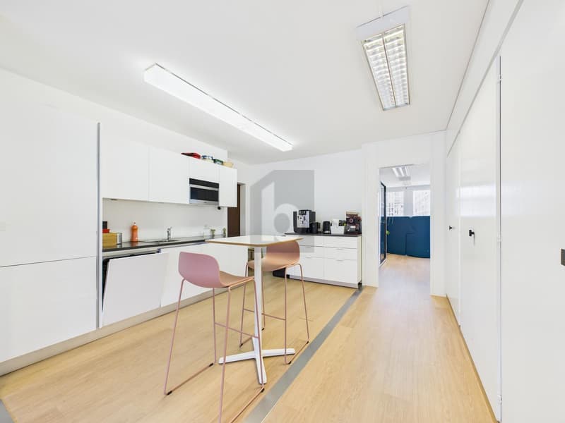 DINAMICO, MODERNO & BEN SITUATO (5)