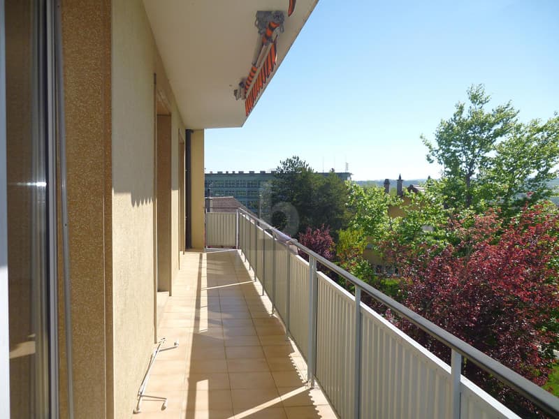OTTIMAMENTE POSIZIONATO, LUMINOSO E AMPIO! (2)