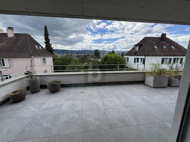 Avec son propre jardin et grande terrasse ensoleillée ! (2)