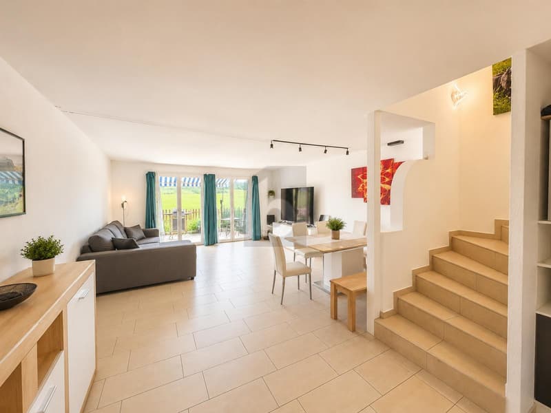 SPACIOUS WITH GARDEN AND BALCONY (2)