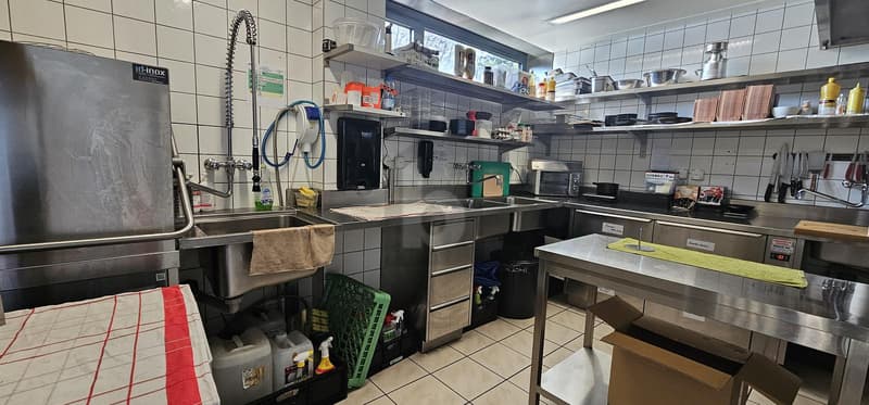 WELL-LOCATED RESTAURANT IN MIGROS CENTER (4)