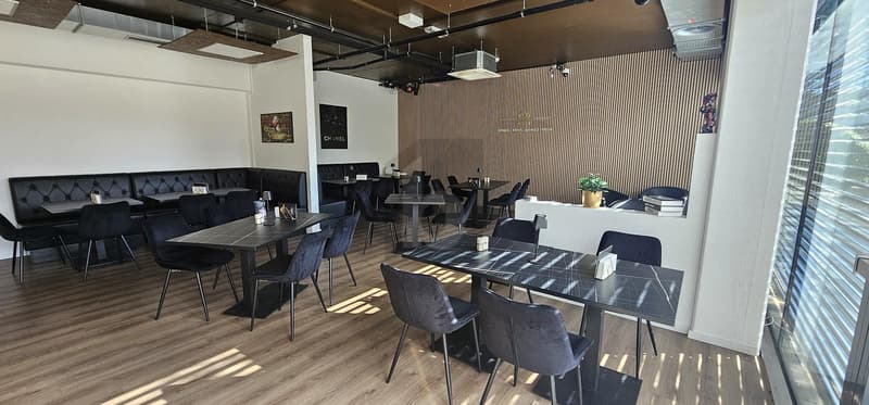 WELL-LOCATED RESTAURANT IN MIGROS CENTER (1)