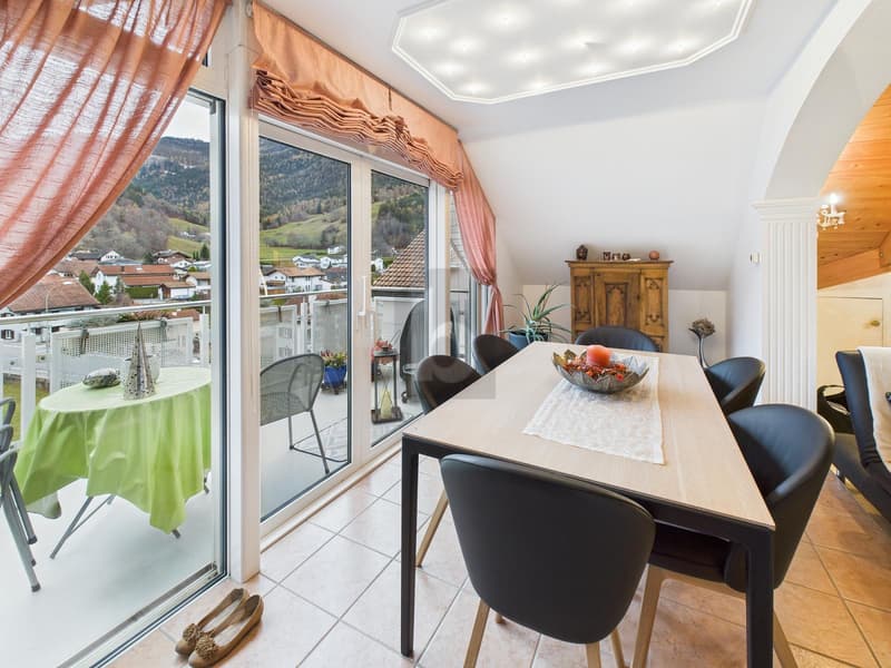 Elegantly renovated with attractive chimney (5)