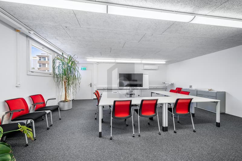 SPACIOUS AND MODERN (3)