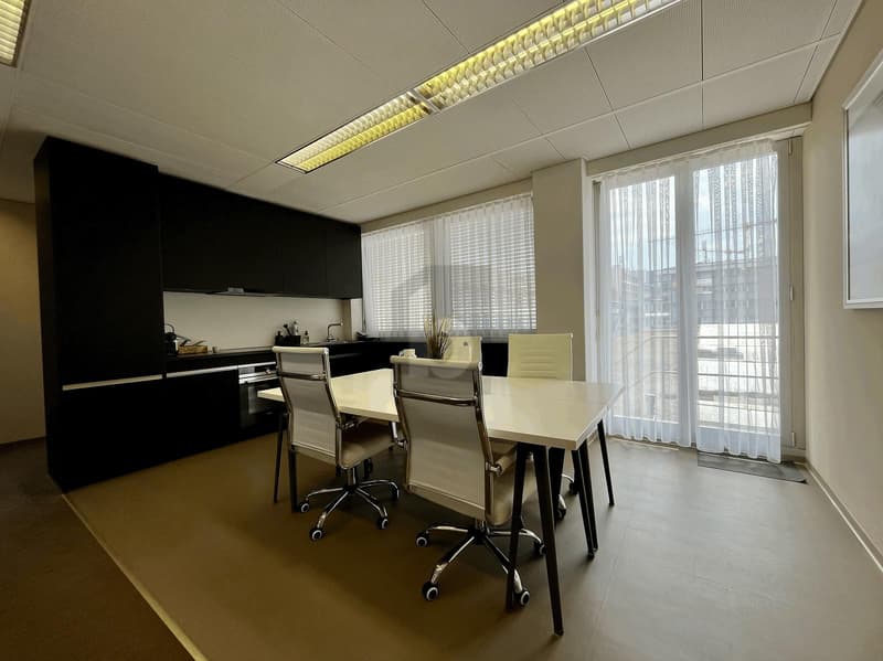 SPACIOUS AT CENTRAL LOCATION (2)