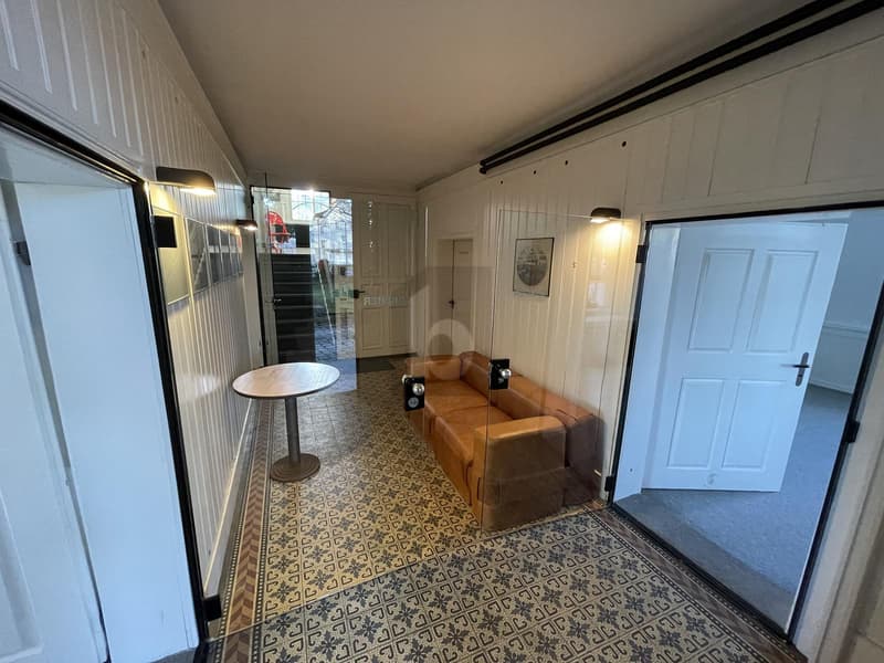 Rez-de-chaussée au cœur d'une zone centrale (2)