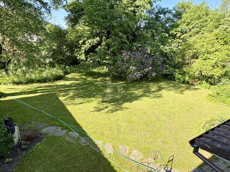 Quiet and Sunny with Large Garden (2)