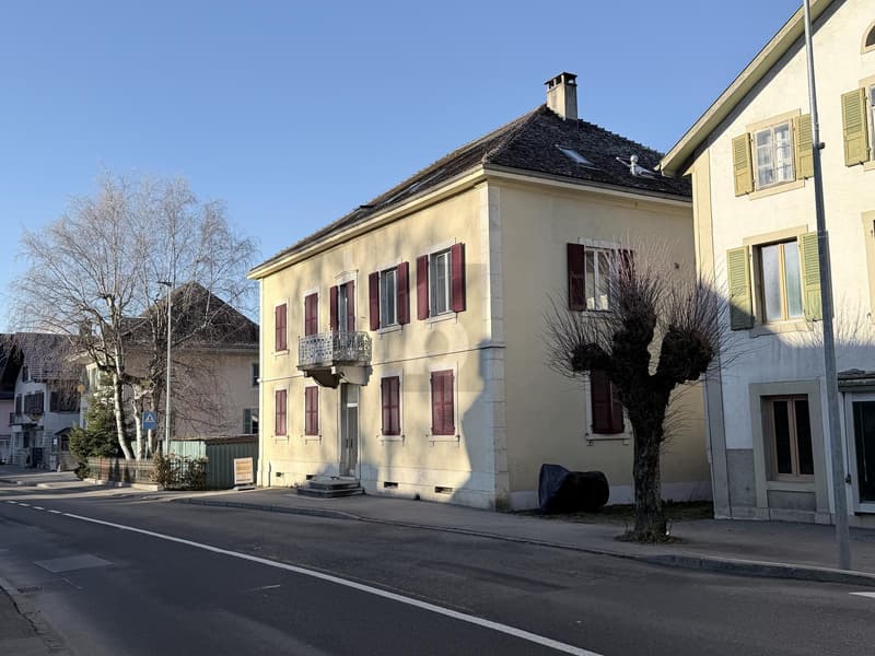 IMMEUBLE 5,4 % DE RENDEMENT 9 APPARTEMENTS 11 BOX (2)