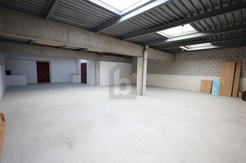 ATELIER OU LOCAL DE STOCKAGE DISPONIBLE IMMÉDIATEMENT (3)