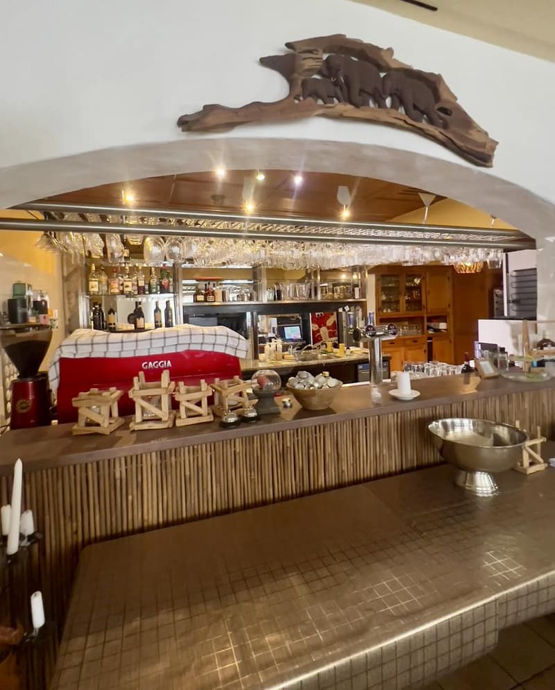 CHARMANT, FULLY EQUIPPED & HOSPITABLE (4)