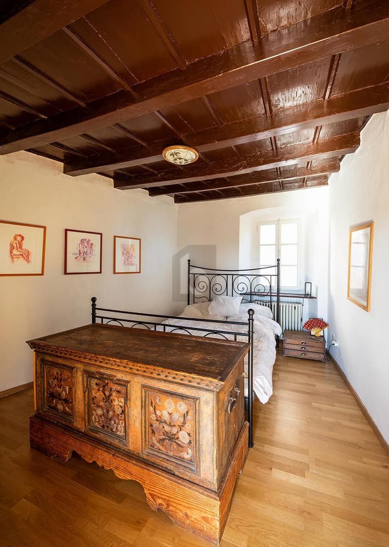 BOMB PRICE!! SPACIOUS AND SUNNY IN THE CORE (5)