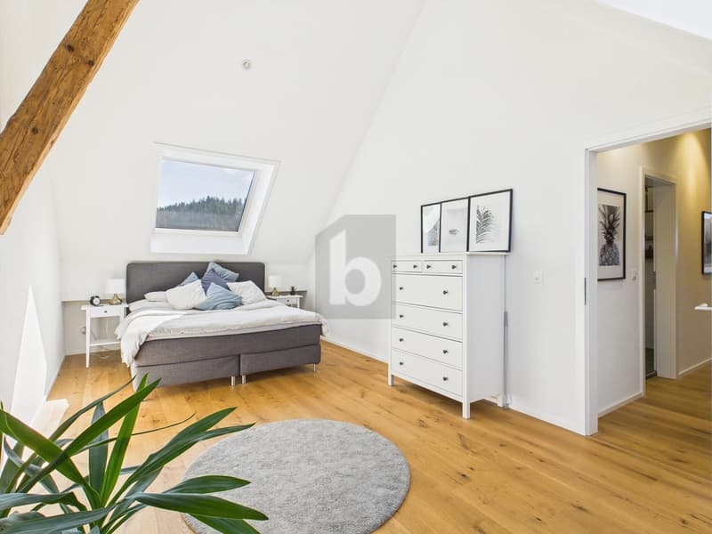 OPEN LIVING AND DINING AREA (14) (5)
