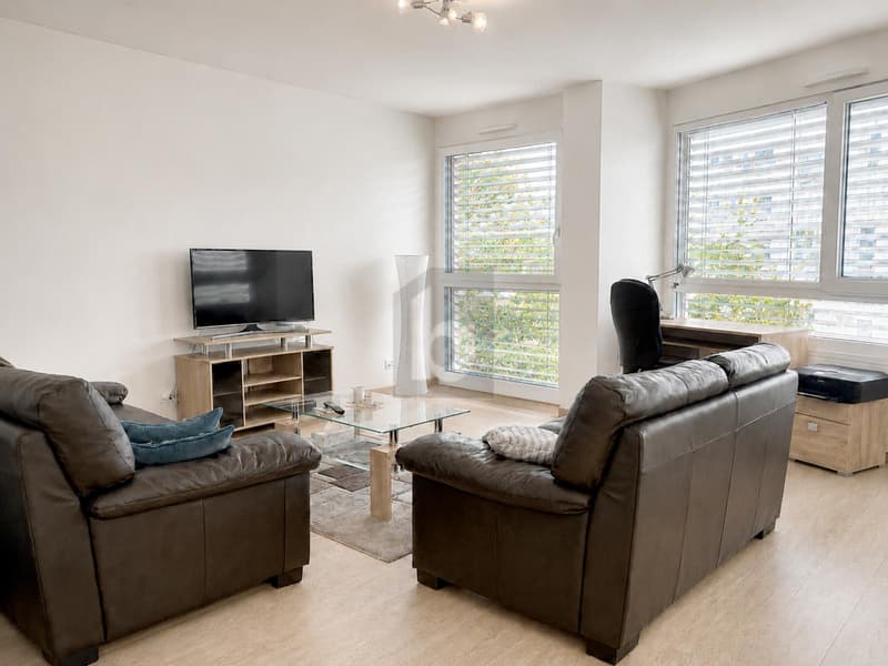 MODERN, FURNISHED & CENTRAL (3)