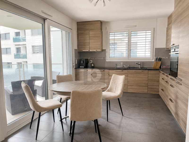 MODERN, FURNISHED & CENTRAL (2)