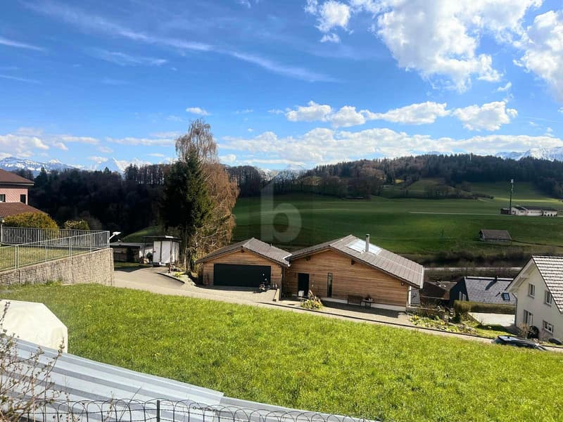 Peaceful, surrounded by nature with a far-reaching view (4)