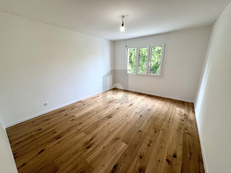 FRESHLY RENOVATED, WITH A VIEW OF THE GREEN (3)