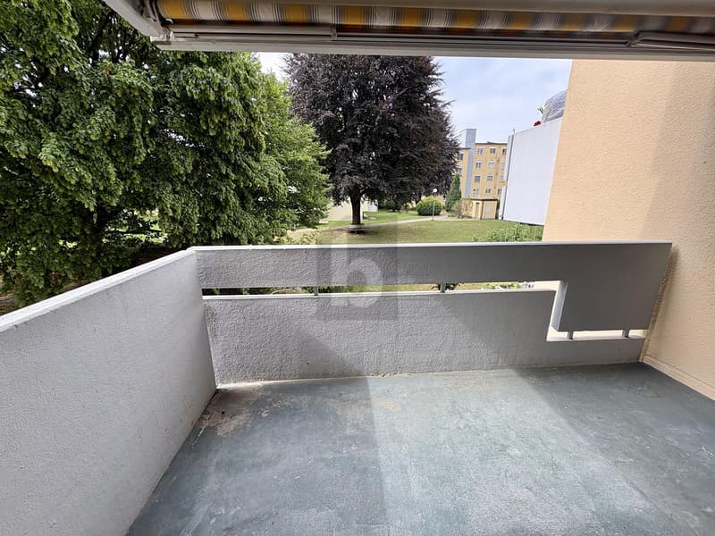 FRESHLY RENOVATED, WITH A VIEW OF THE GREEN (1)