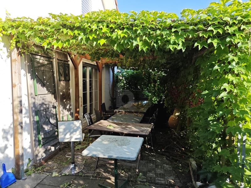 Indipendente, spazioso con terreno circostante (4)