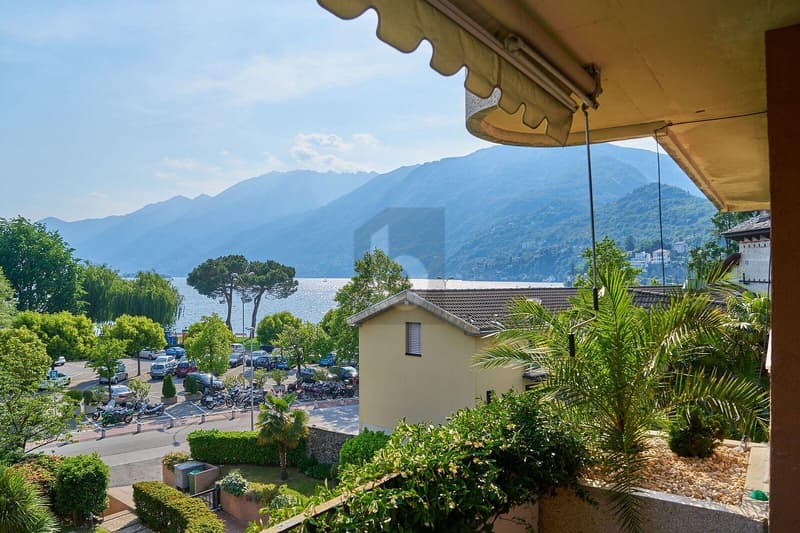 BRIGHT AND PEACEFUL APARTMENT WITH BREATHTAKING LAKE VIEW (1)
