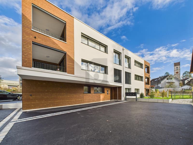 NEW BUILD, BRIGHT AND MODERN IN THE VILLAGE CENTER! (1)