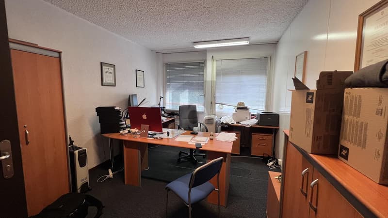 TIMELESS OFFICE SPACE AND CLOSE TO THE CENTER (2)