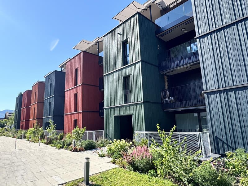 LUXURIOUS NEW BUILDING DIRECTLY ON THE LAKE (5)