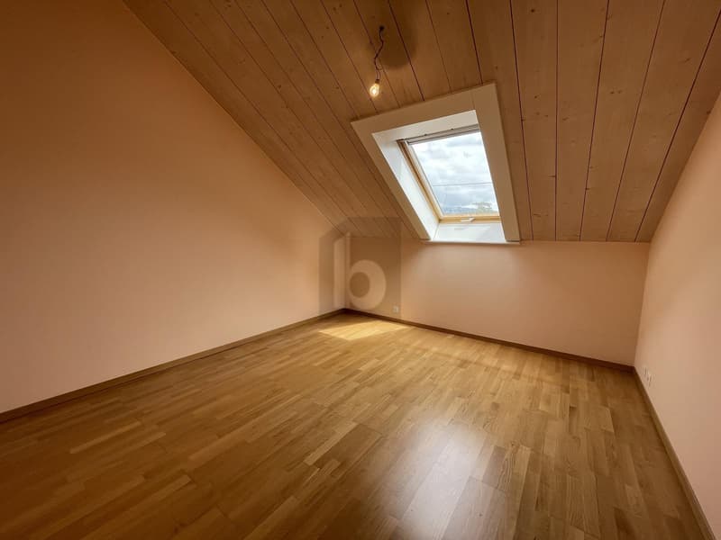 TOP PRICE! LUXURIOUS OVER THREE FLOORS (5)