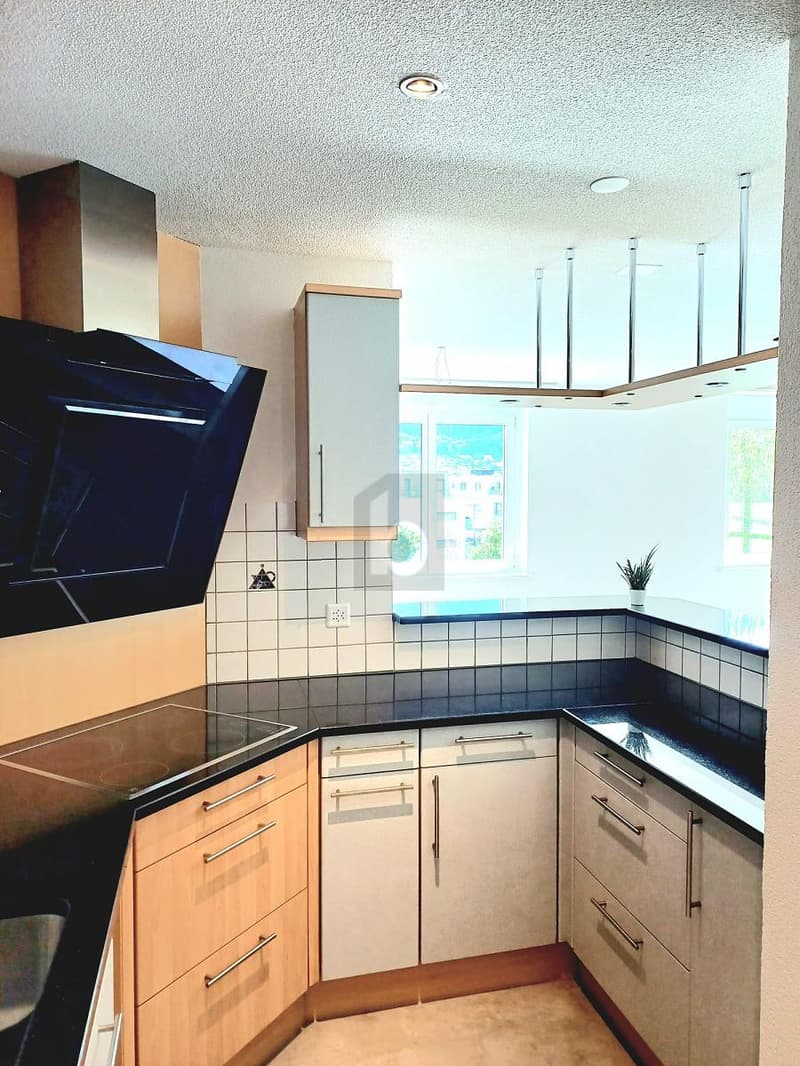 SPACIOUS AND WITH MANY EXTRAS (2)