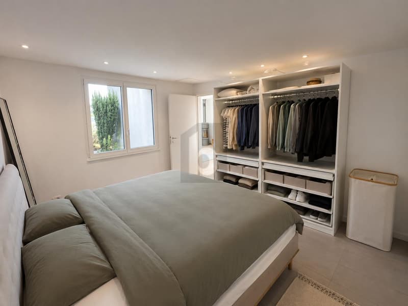 TOP RENOVATED AND QUIET WITH A VIEW (3)