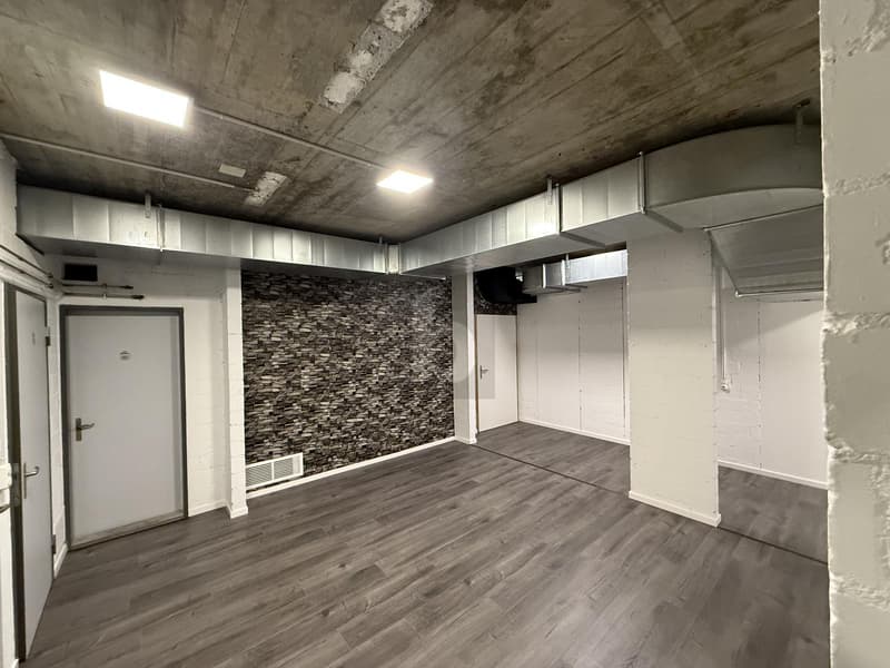 Con cucina tè, doccia e ventilazione (1)