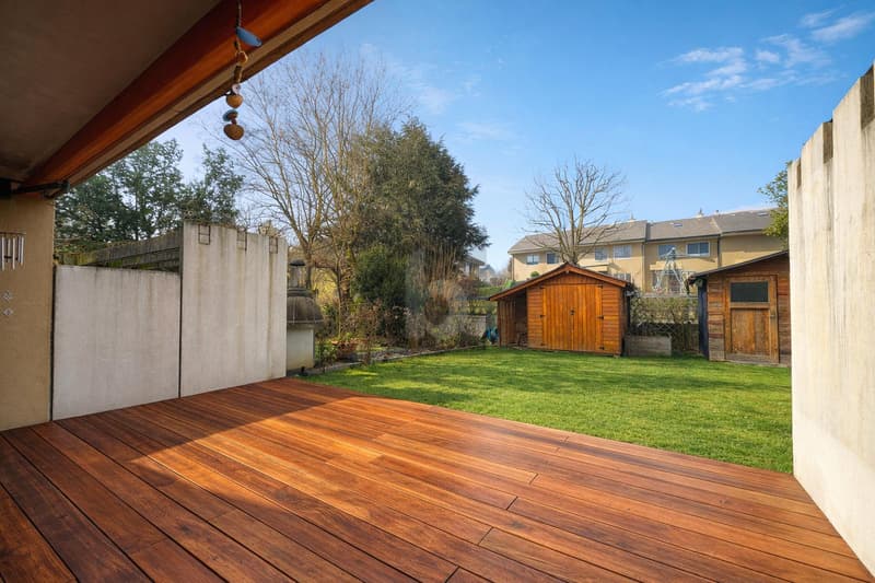 Modern and Family-Friendly with Large Garden (1)