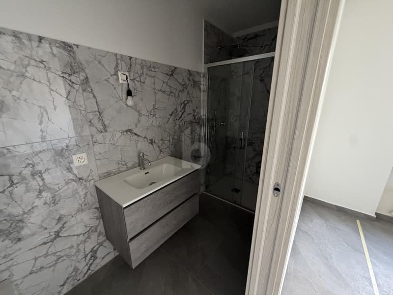 Renovated, like new in central location (5)