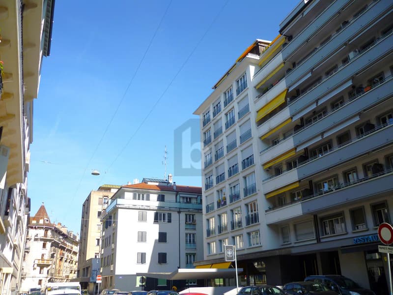 BÜRO MIT NATÜRLICHEM LICHT IN EAUX-VIVES (1) (1)
