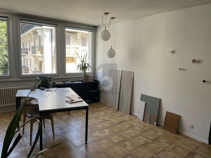 BÜRO MIT NATÜRLICHEM LICHT IN EAUX-VIVES (1) (4)