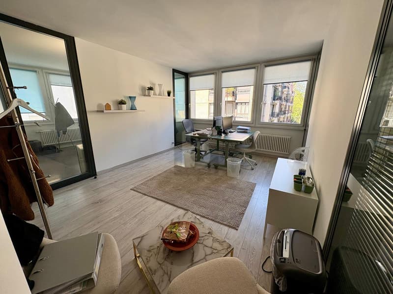 BÜRO MIT NATÜRLICHEM LICHT IN EAUX-VIVES (1) (2)